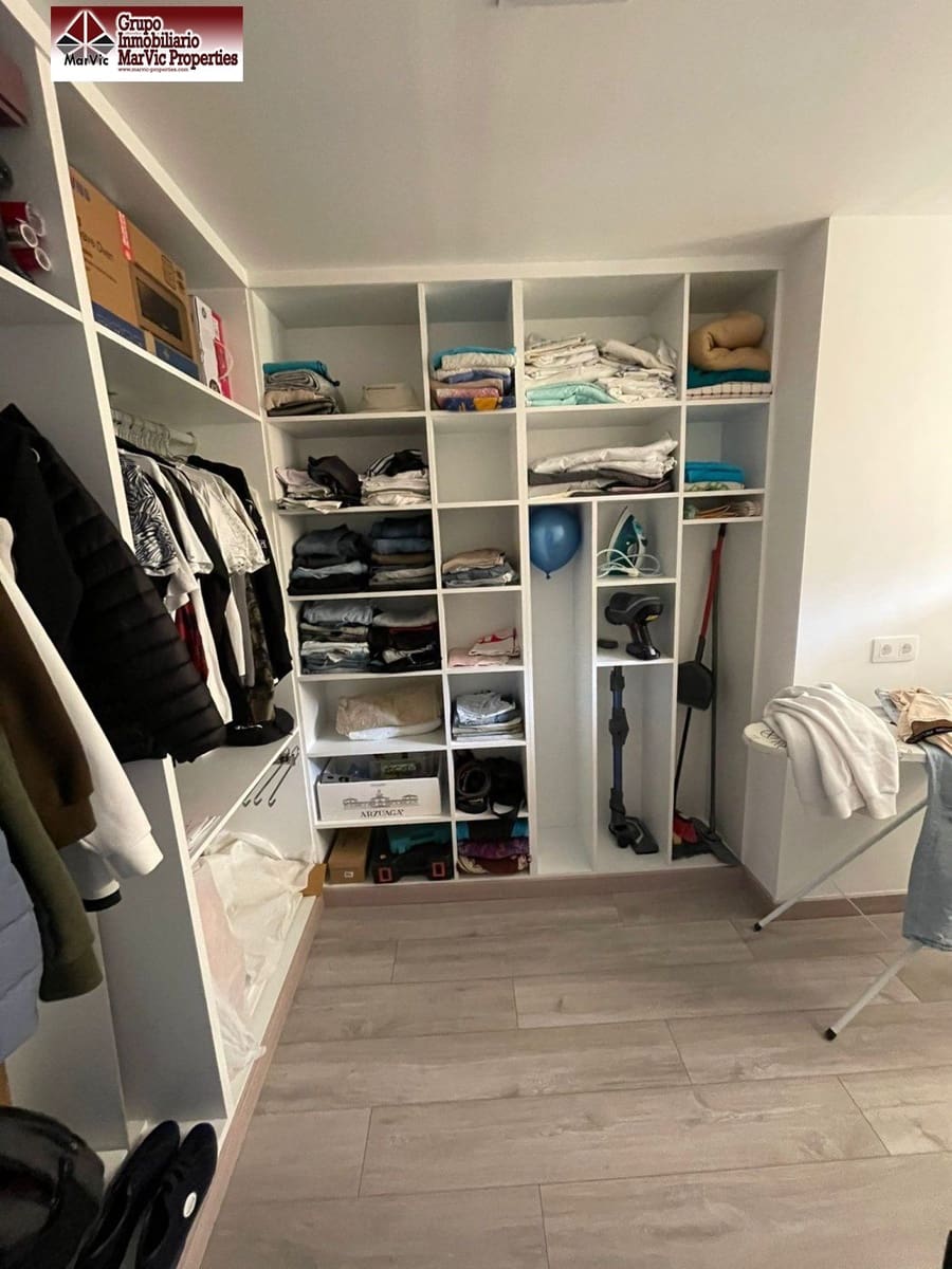 3 sovrum Lägenhet till salu i Benidorm med pool - 350 000 € (Ref: 6801943)