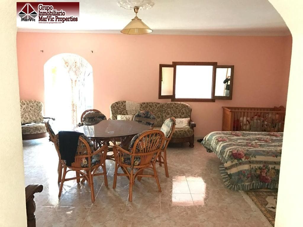 6 Zimmer Villa zu verkaufen in Benidorm mit Garage - 750.000 € (Ref: 6985252)