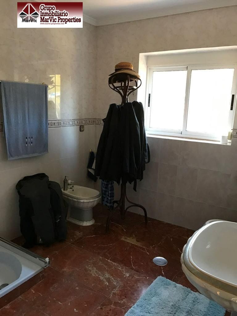 6 Zimmer Villa zu verkaufen in Benidorm mit Garage - 750.000 € (Ref: 6985252)