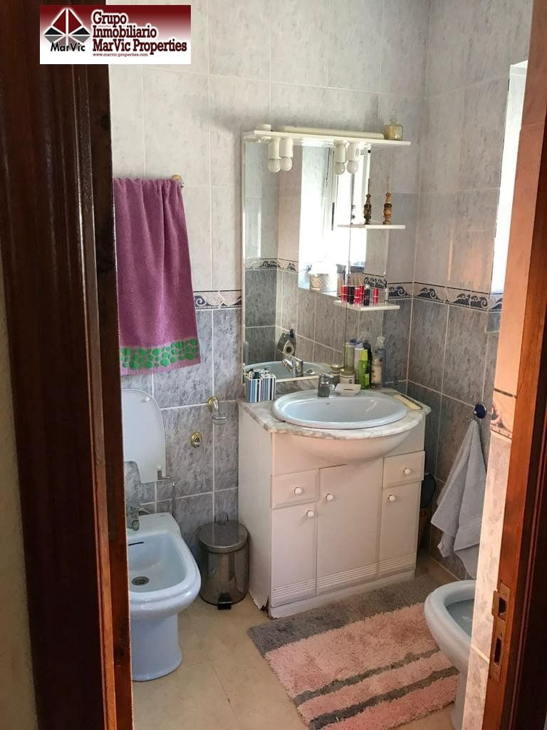 6 Zimmer Villa zu verkaufen in Benidorm mit Garage - 750.000 € (Ref: 6985252)