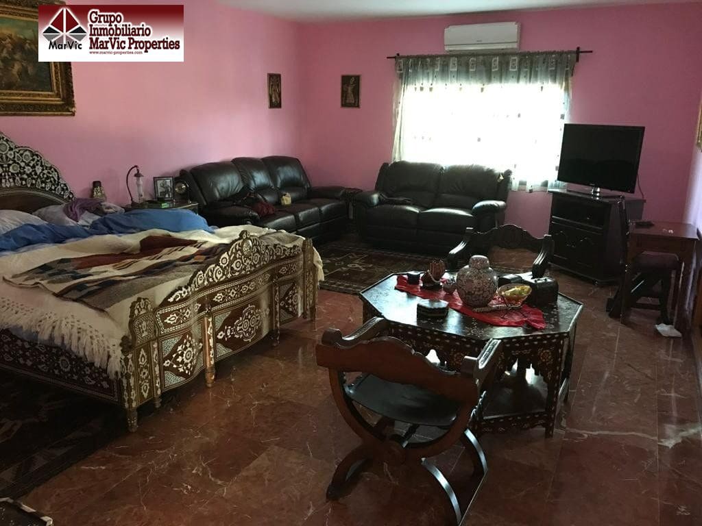 6 Zimmer Villa zu verkaufen in Benidorm mit Garage - 750.000 € (Ref: 6985252)