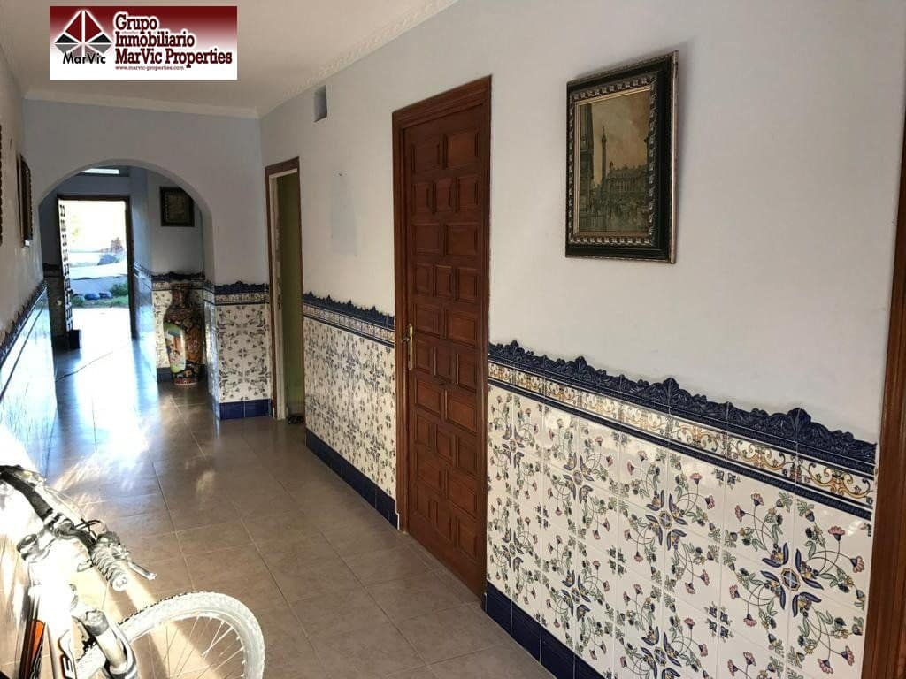 6 Zimmer Villa zu verkaufen in Benidorm mit Garage - 750.000 € (Ref: 6985252)