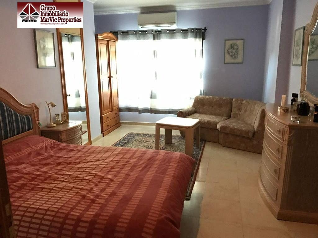 6 Zimmer Villa zu verkaufen in Benidorm mit Garage - 750.000 € (Ref: 6985252)