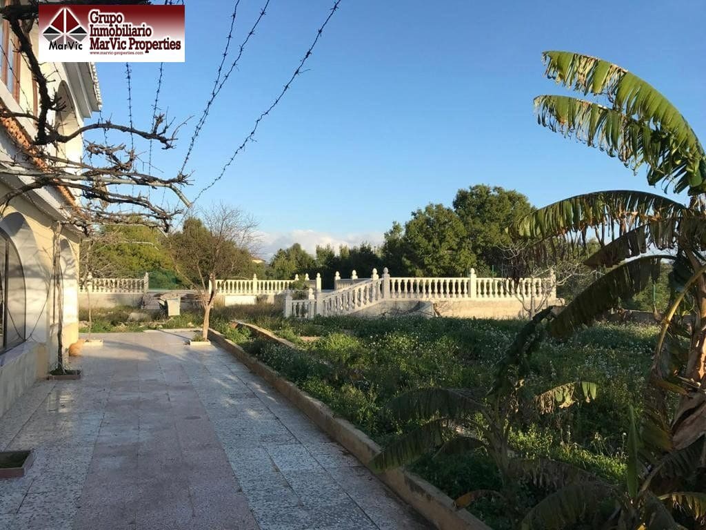 6 Zimmer Villa zu verkaufen in Benidorm mit Garage - 750.000 € (Ref: 6985252)