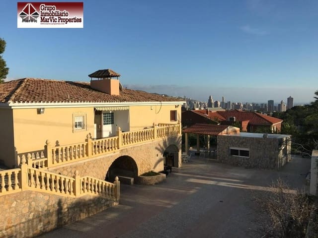 6 Zimmer Villa zu verkaufen in Urbanizaciones, Benidorm mit Garage - 750.000 € (Ref: 6985252)