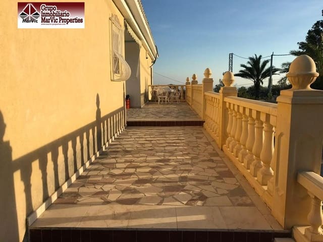 6 Zimmer Villa zu verkaufen in Urbanizaciones, Benidorm mit Garage - 750.000 € (Ref: 6985252)