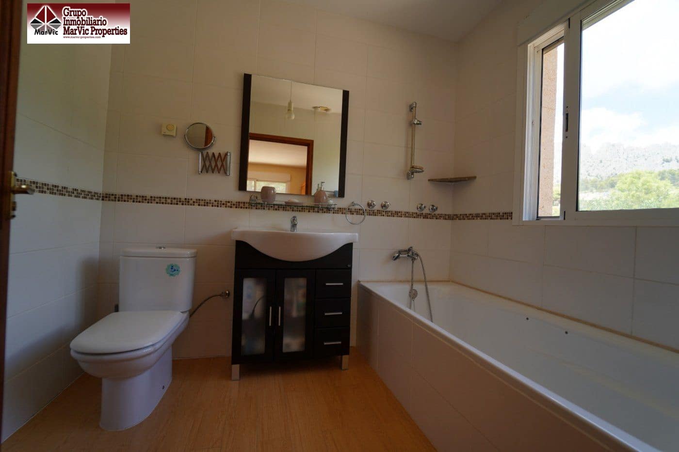 8 bedroom Villa for sale in Finestrat - € 620,000 (Ref: 7033099)