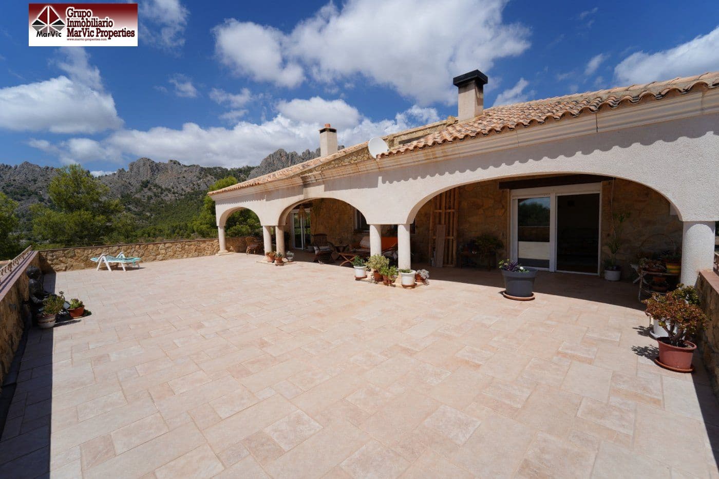 8 bedroom Villa for sale in Finestrat - € 620,000 (Ref: 7033099)