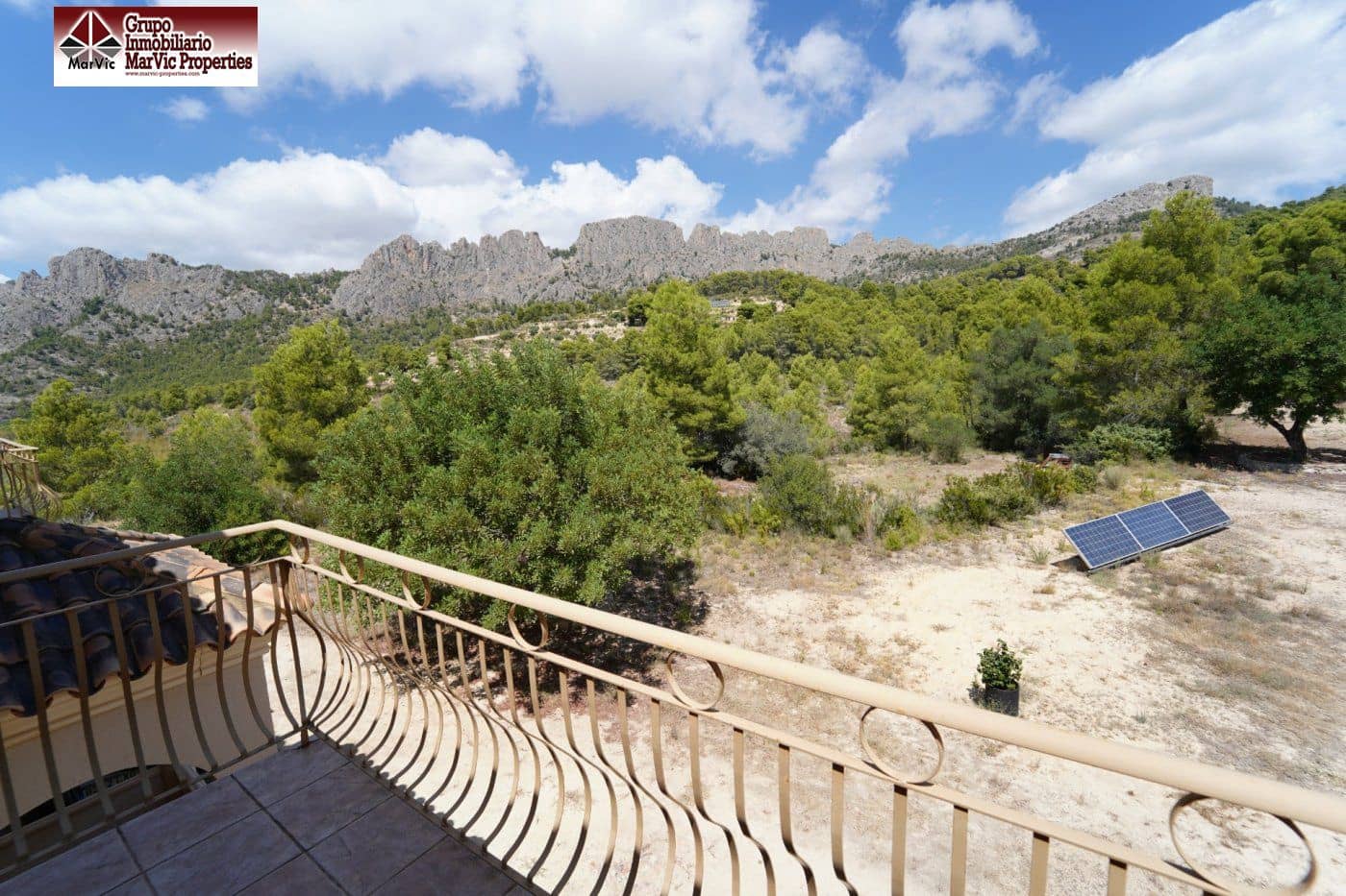 8 bedroom Villa for sale in Finestrat - € 620,000 (Ref: 7033099)