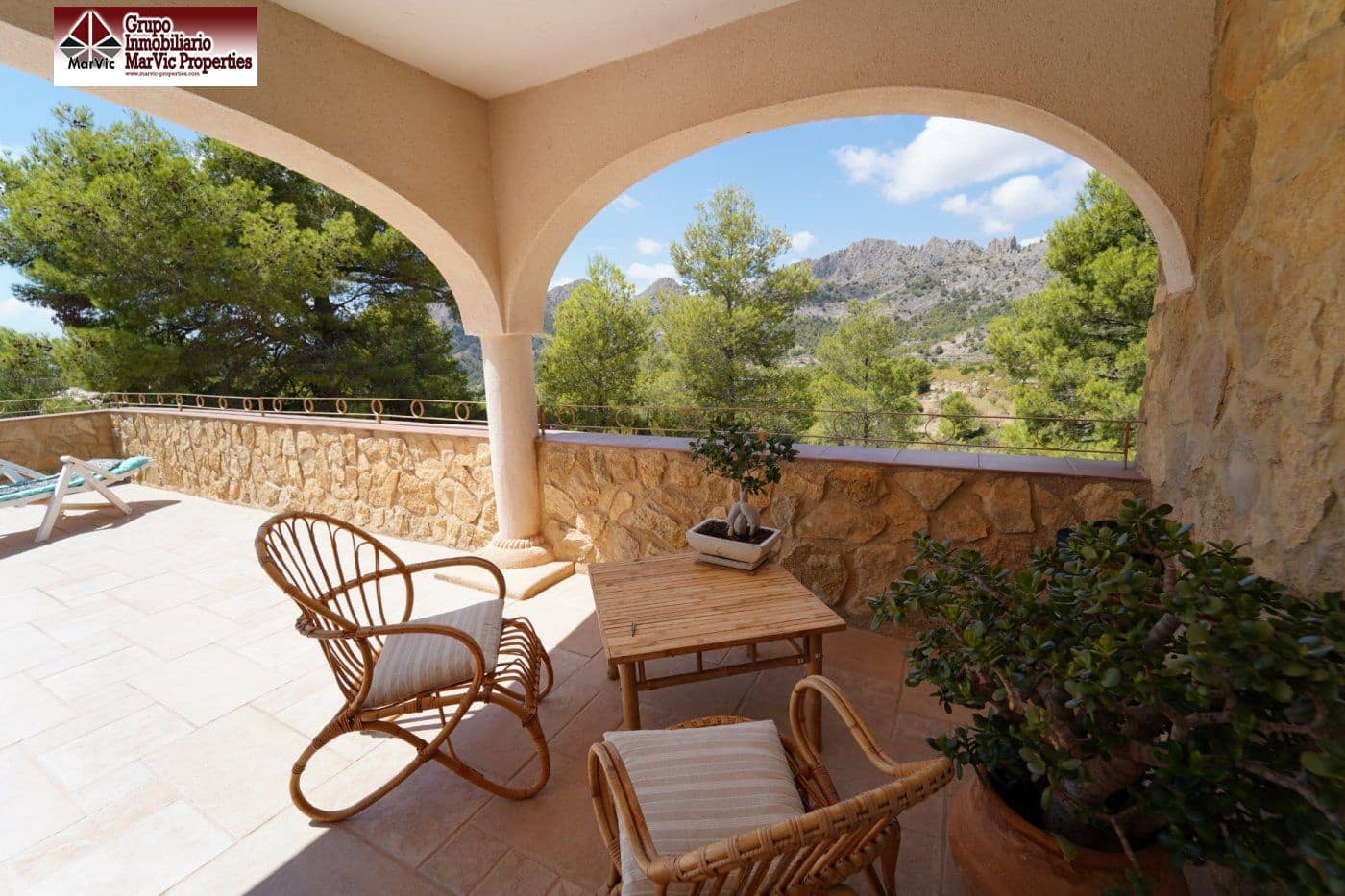 8 bedroom Villa for sale in Finestrat - € 620,000 (Ref: 7033099)