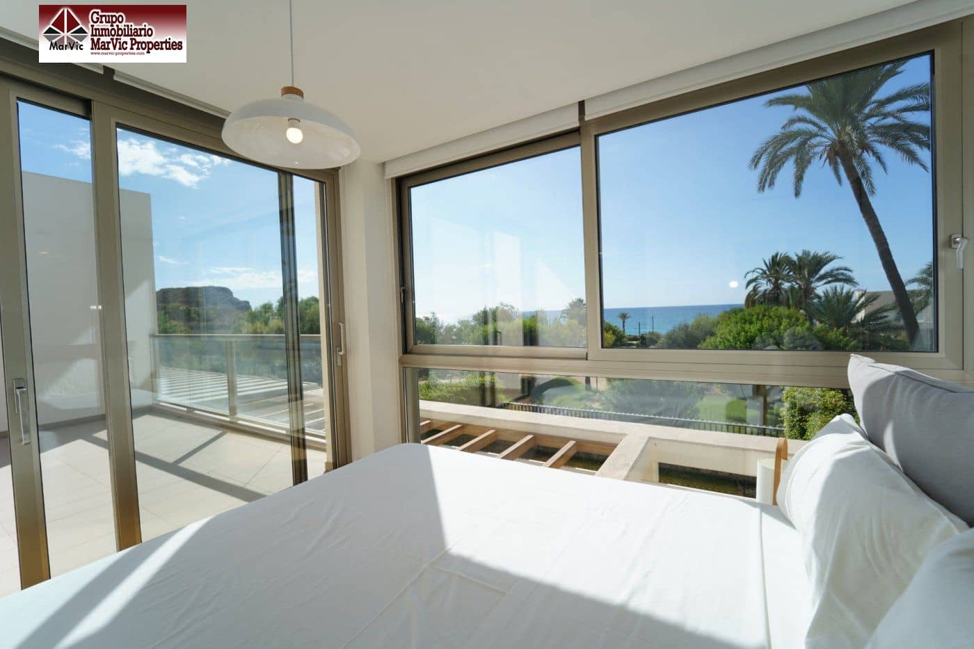 3 soveværelse Bungalow til salg i La Villajoyosa / Vila Joiosa med garage - € 882.000 (Ref: 7087987)