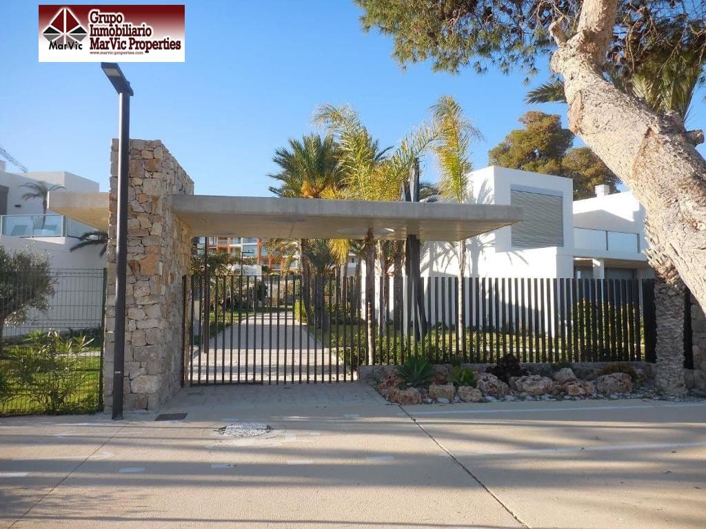 3 soveværelse Bungalow til salg i La Villajoyosa / Vila Joiosa med garage - € 882.000 (Ref: 7087987)