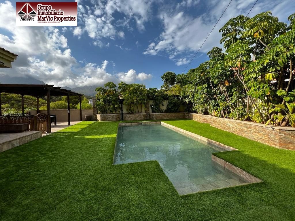 5 sovrum Villa till salu i La Nucia med pool garage - 995 000 € (Ref: 7188532)
