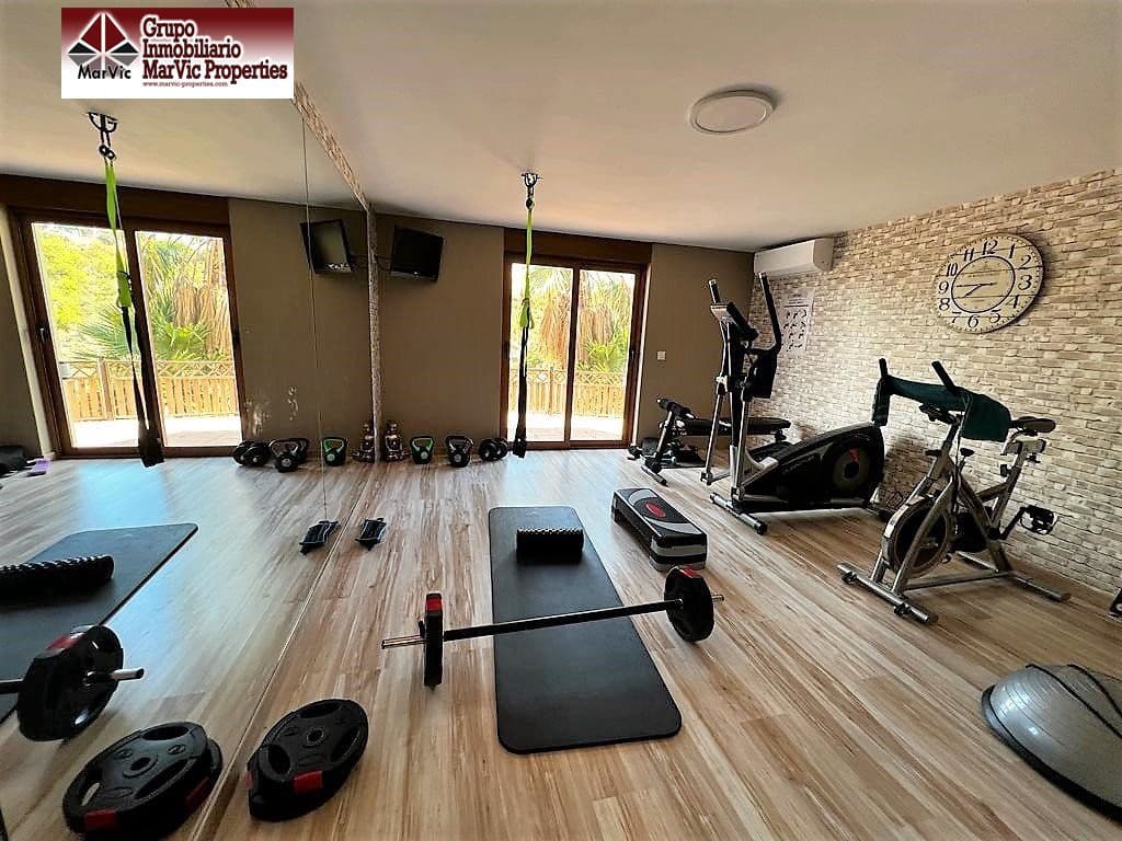 5 sovrum Villa till salu i La Nucia med pool garage - 995 000 € (Ref: 7188532)