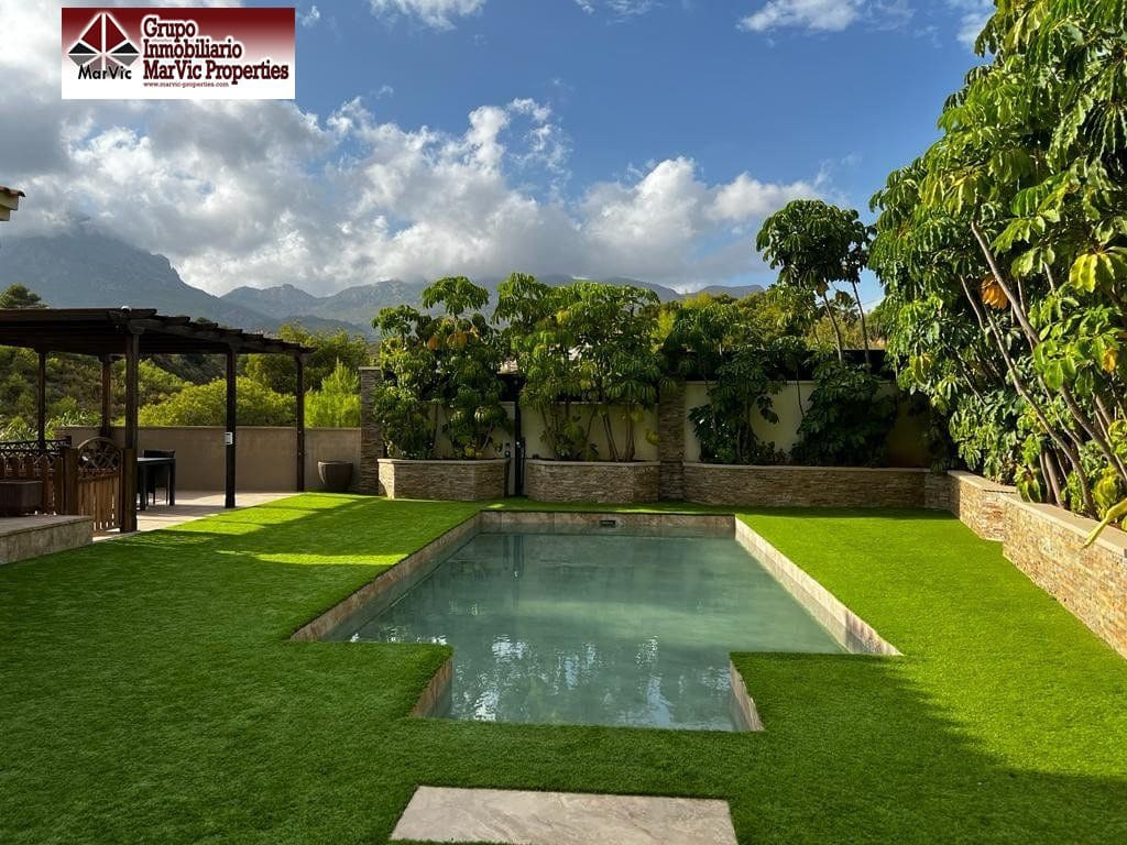 5 sovrum Villa till salu i La Nucia med pool garage - 995 000 € (Ref: 7188532)
