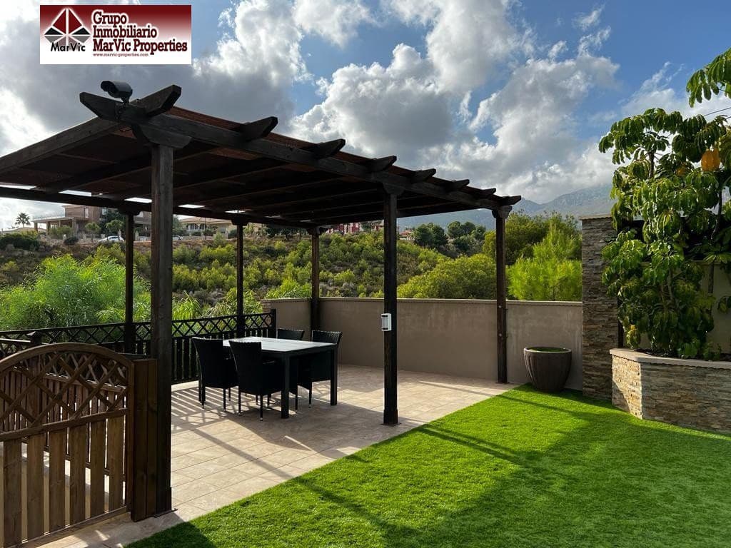 5 sovrum Villa till salu i La Nucia med pool garage - 995 000 € (Ref: 7188532)
