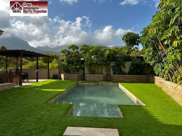 5 sovrum Villa till salu i La Nucia med pool garage - 995 000 € (Ref: 7188532)
