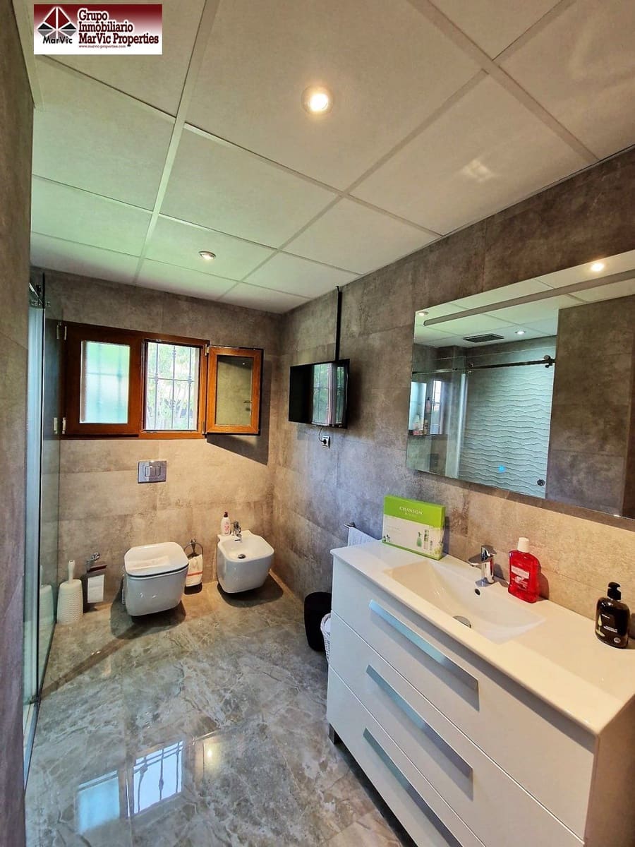 5 sovrum Villa till salu i La Nucia med pool garage - 995 000 € (Ref: 7188532)