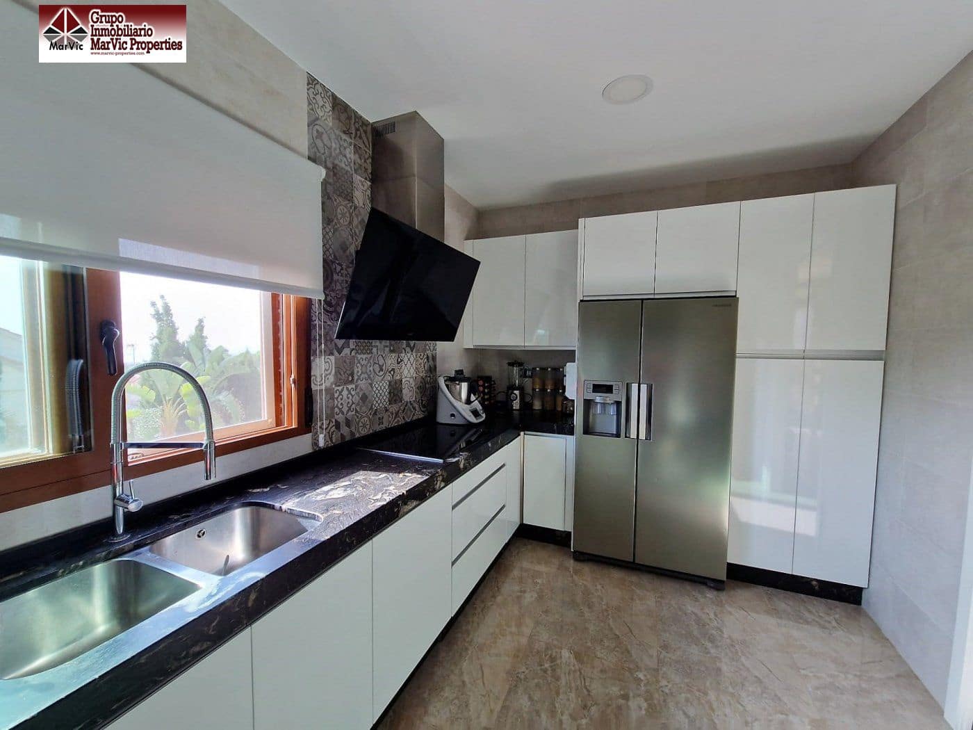 5 sovrum Villa till salu i La Nucia med pool garage - 995 000 € (Ref: 7188532)