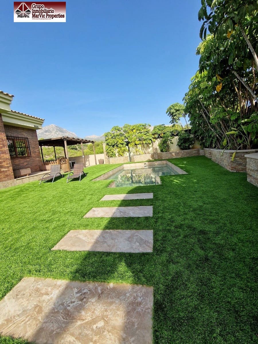 5 sovrum Villa till salu i La Nucia med pool garage - 995 000 € (Ref: 7188532)