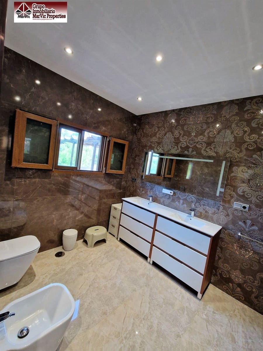 5 sovrum Villa till salu i La Nucia med pool garage - 995 000 € (Ref: 7188532)