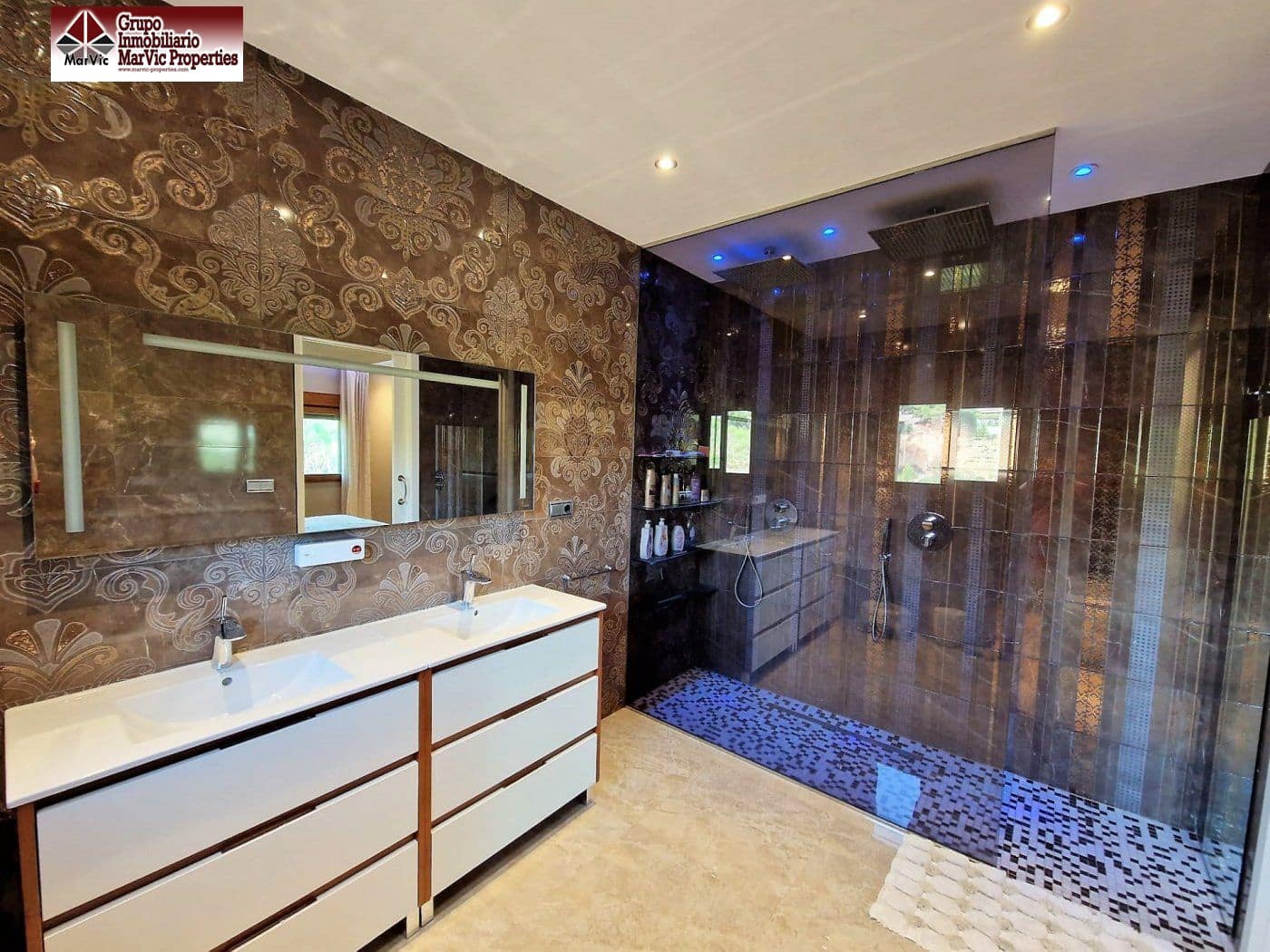 5 sovrum Villa till salu i La Nucia med pool garage - 995 000 € (Ref: 7188532)
