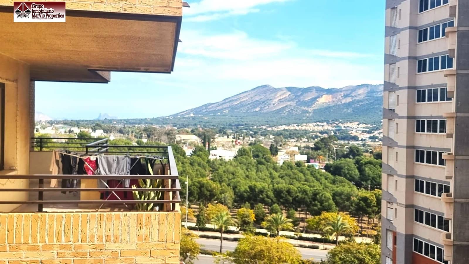 3 bedroom Flat for sale in Benidorm with pool garage - € 310,000 (Ref: 7432295)