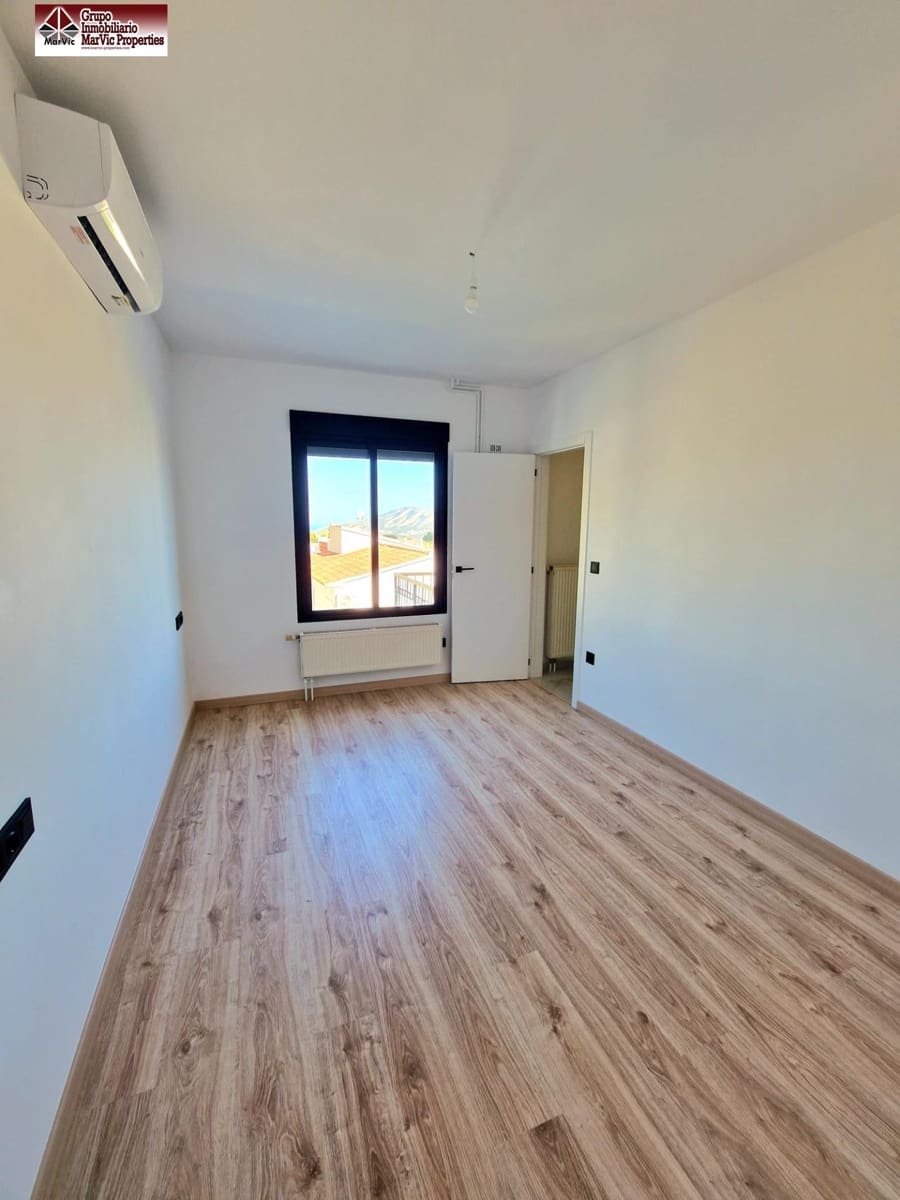 4 makuuhuone Huvila myytävänä paikassa La Nucia mukana 
autotalli - 525 000 € (Ref: 7516086)