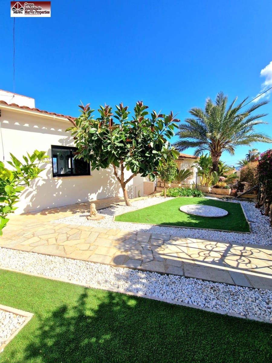 4 makuuhuone Huvila myytävänä paikassa La Nucia mukana 
autotalli - 525 000 € (Ref: 7516086)