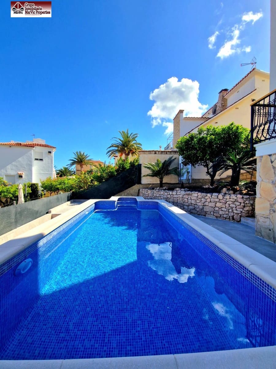 4 makuuhuone Huvila myytävänä paikassa La Nucia mukana 
autotalli - 525 000 € (Ref: 7516086)