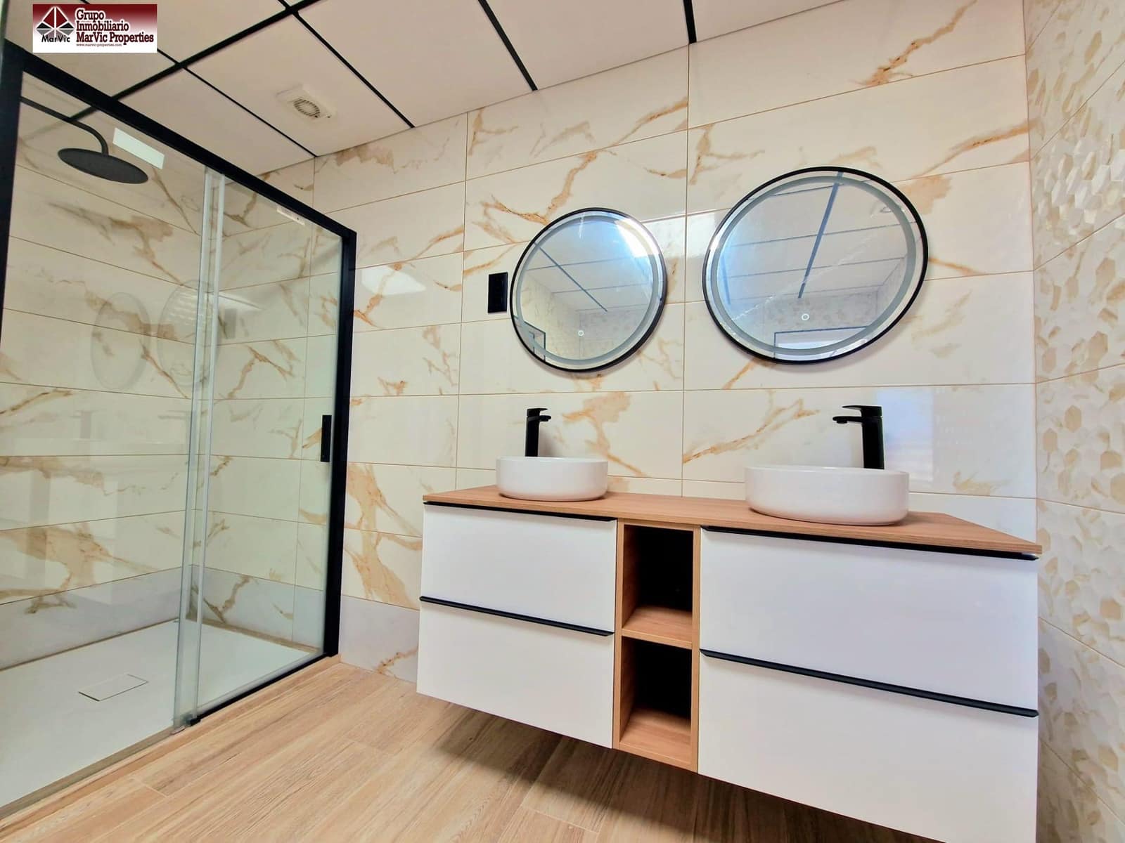 4 makuuhuone Huvila myytävänä paikassa La Nucia mukana 
autotalli - 525 000 € (Ref: 7516086)