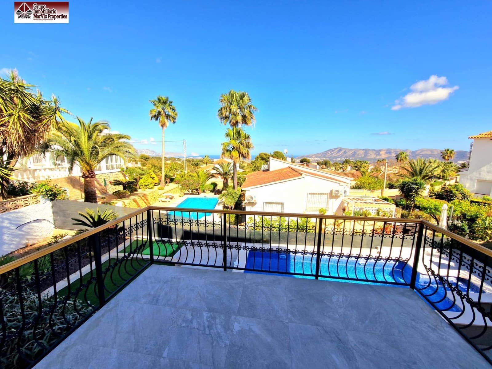 4 makuuhuone Huvila myytävänä paikassa La Nucia mukana 
autotalli - 525 000 € (Ref: 7516086)