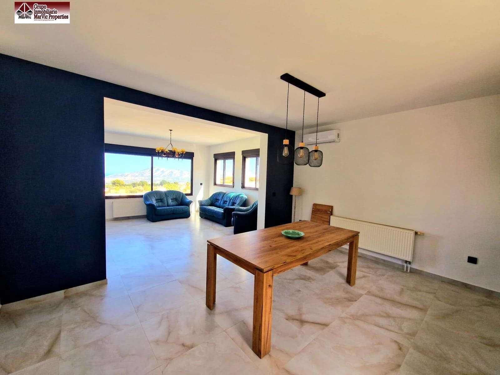 4 makuuhuone Huvila myytävänä paikassa La Nucia mukana 
autotalli - 525 000 € (Ref: 7516086)