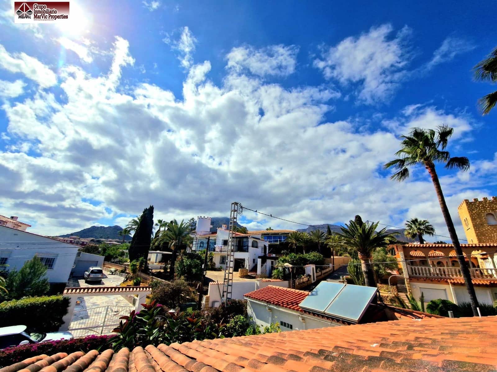 4 makuuhuone Huvila myytävänä paikassa La Nucia mukana 
autotalli - 525 000 € (Ref: 7516086)