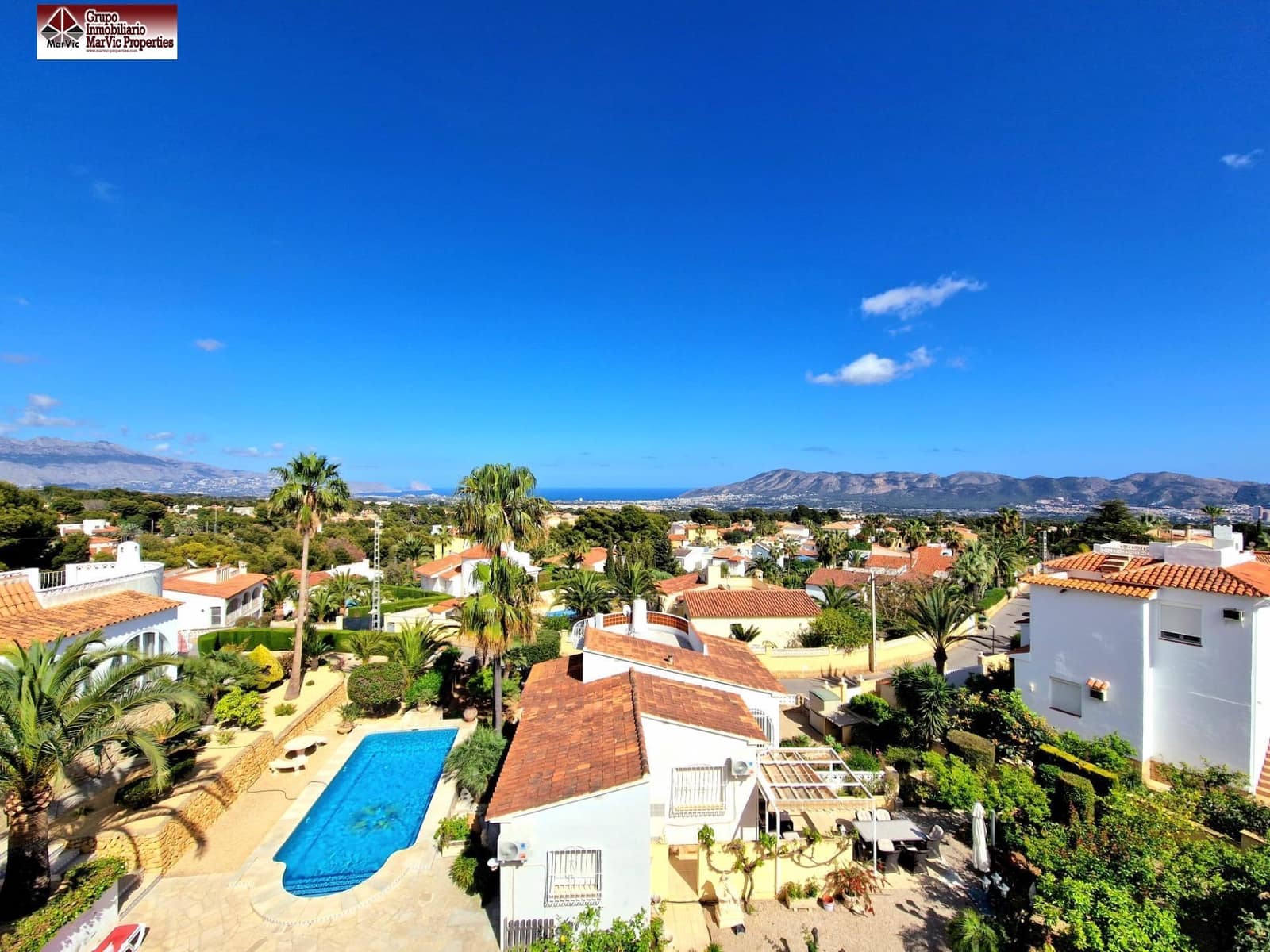 4 makuuhuone Huvila myytävänä paikassa La Nucia mukana 
autotalli - 525 000 € (Ref: 7516086)