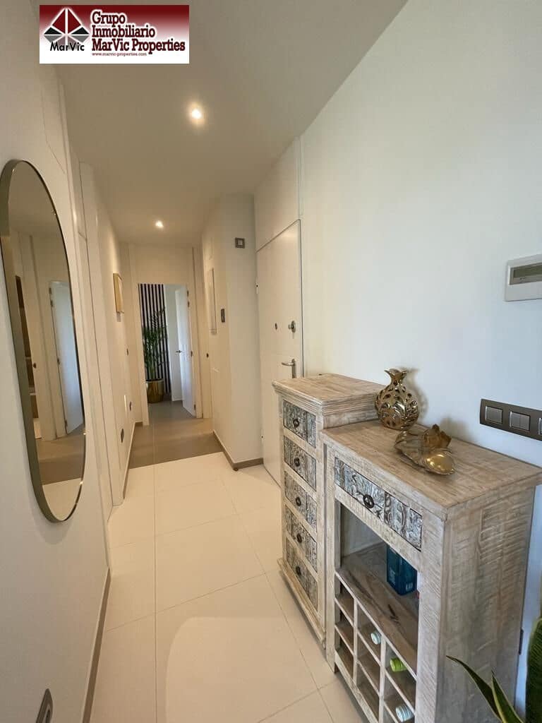 2 bedroom Flat for sale in Benidorm with pool garage - € 439,000 (Ref: 7563709)