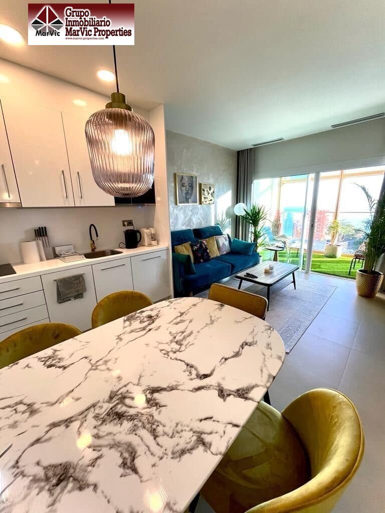 2 bedroom Flat for sale in Benidorm with pool garage - € 439,000 (Ref: 7563709)