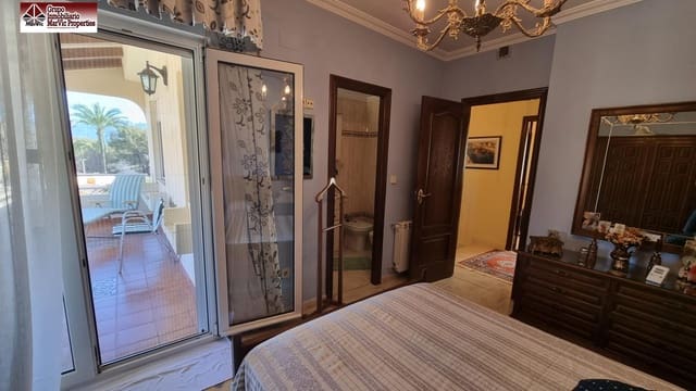 5 soverom Kjedet enebolig til salgs i Rincón de Loix, Benidorm med svømmebasseng garasje - € 463 000 (Ref: 8537397)