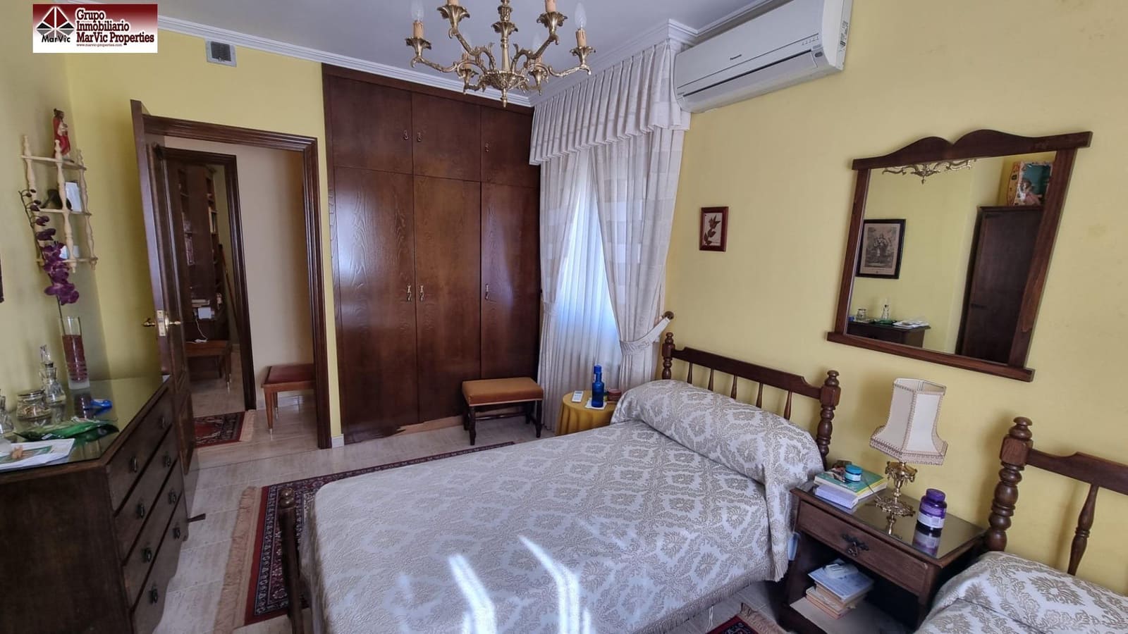 5 soveværelse Semi-Rækkehus til salg i Benidorm med swimmingpool garage - € 463.000 (Ref: 8537397)