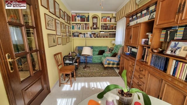 5 soverom Kjedet enebolig til salgs i Rincón de Loix, Benidorm med svømmebasseng garasje - € 463 000 (Ref: 8537397)