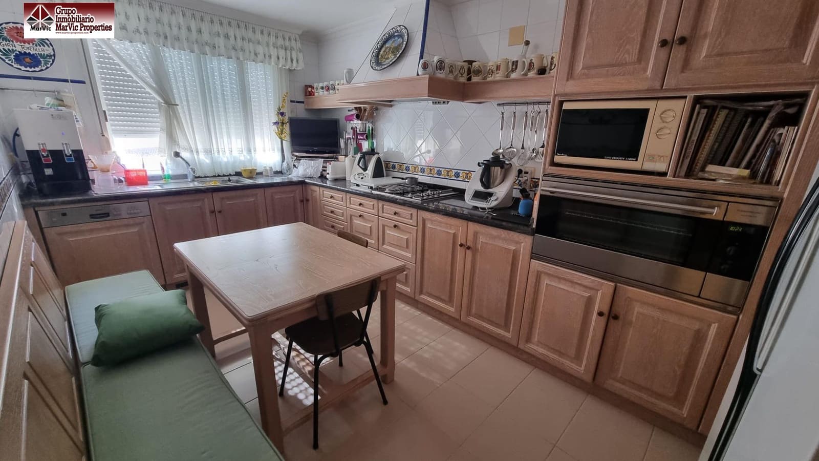 5 soveværelse Semi-Rækkehus til salg i Benidorm med swimmingpool garage - € 463.000 (Ref: 8537397)