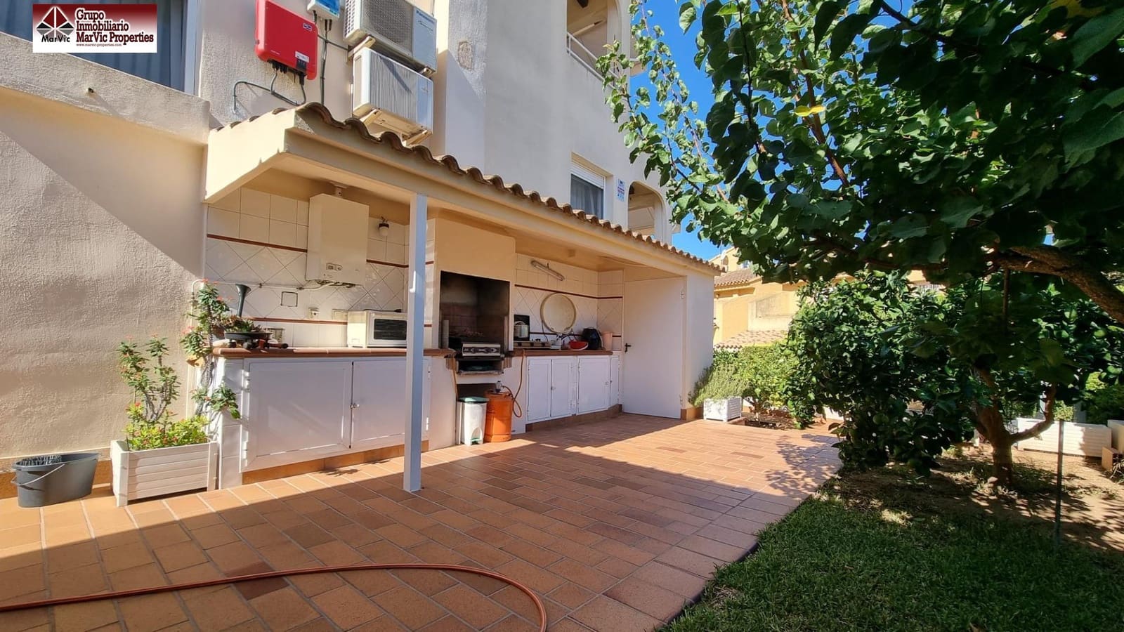 5 soveværelse Semi-Rækkehus til salg i Benidorm med swimmingpool garage - € 463.000 (Ref: 8537397)