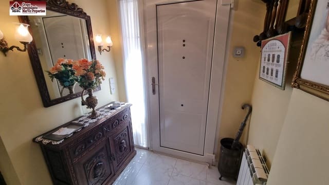 5 soverom Kjedet enebolig til salgs i Rincón de Loix, Benidorm med svømmebasseng garasje - € 463 000 (Ref: 8537397)