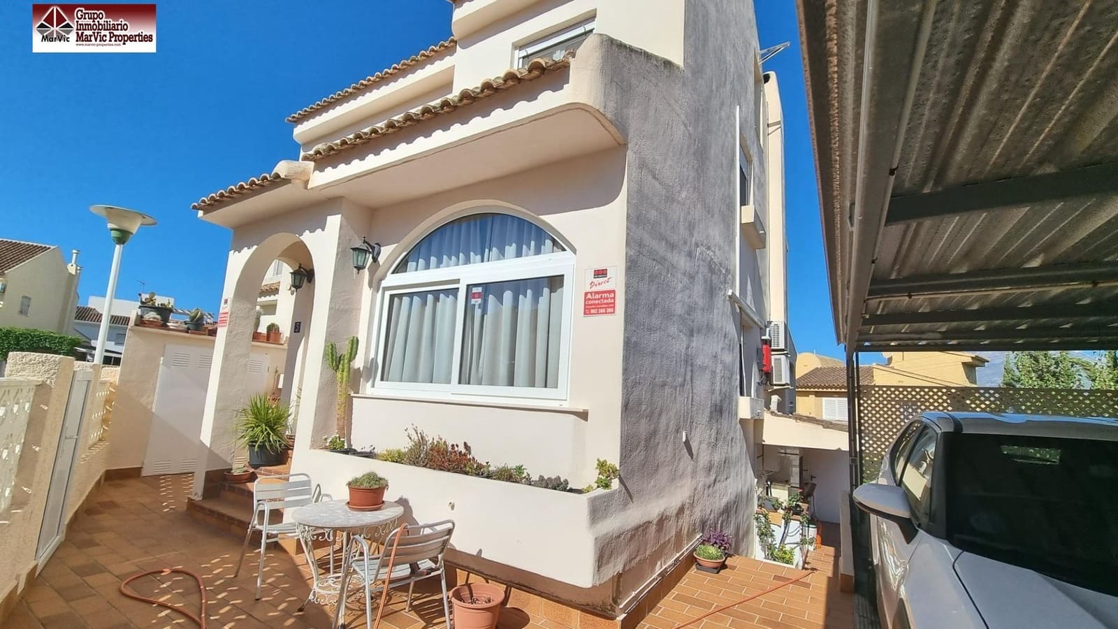 5 soveværelse Semi-Rækkehus til salg i Benidorm med swimmingpool garage - € 463.000 (Ref: 8537397)