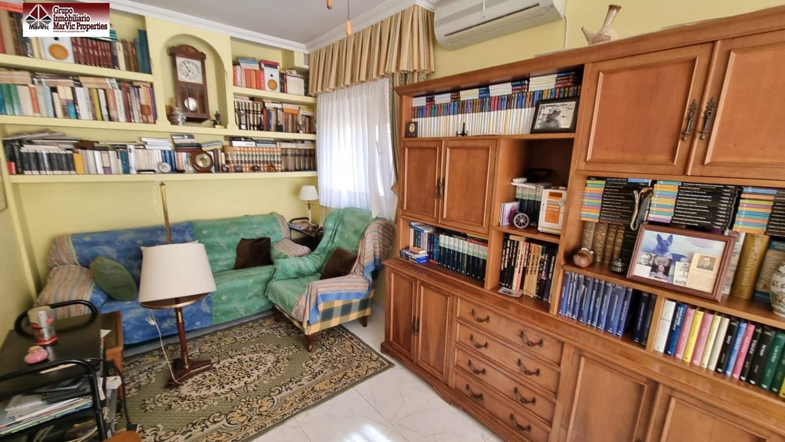 5 soveværelse Semi-Rækkehus til salg i Benidorm med swimmingpool garage - € 463.000 (Ref: 8537397)