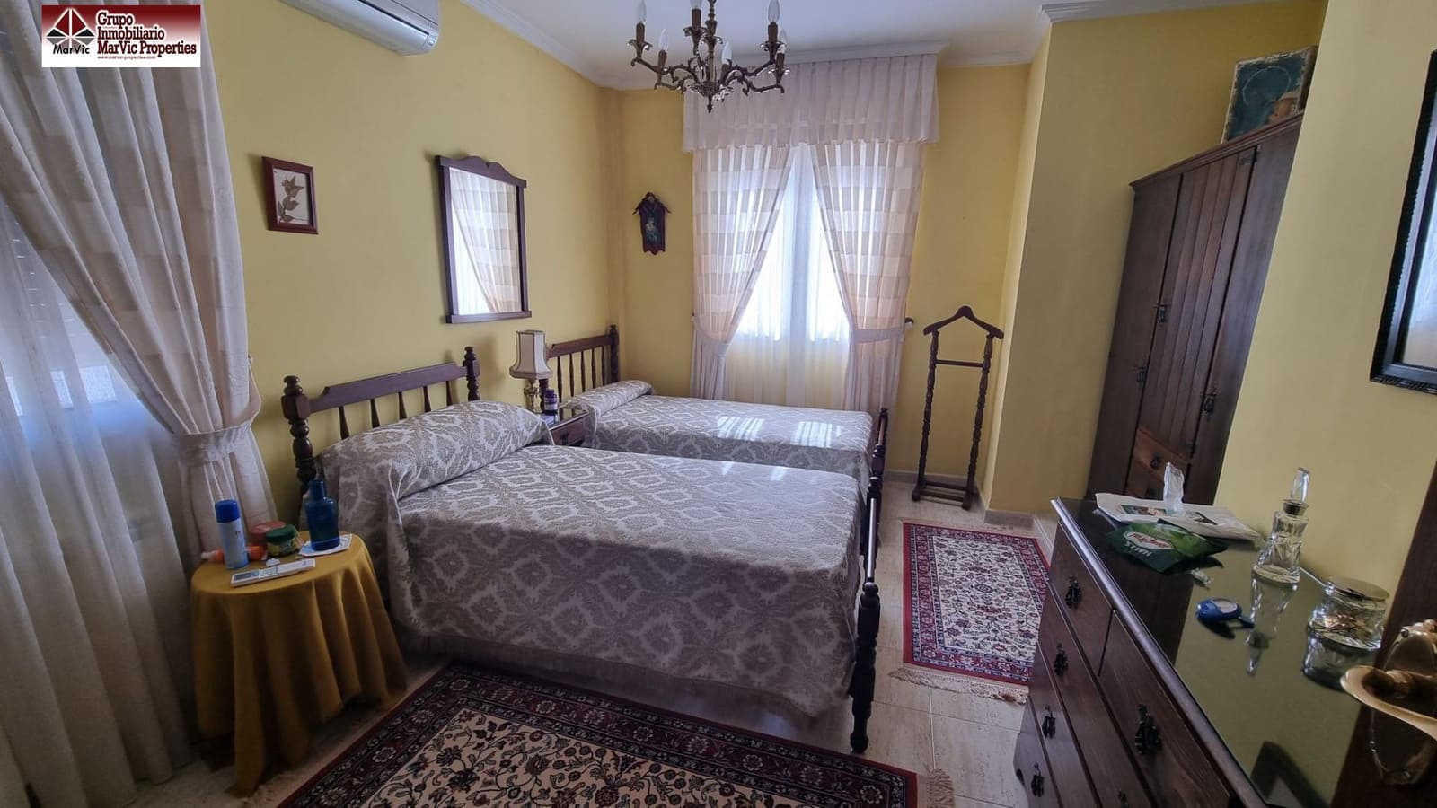 5 soveværelse Semi-Rækkehus til salg i Benidorm med swimmingpool garage - € 463.000 (Ref: 8537397)