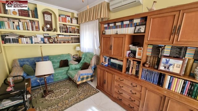 5 soverom Kjedet enebolig til salgs i Rincón de Loix, Benidorm med svømmebasseng garasje - € 463 000 (Ref: 8537397)