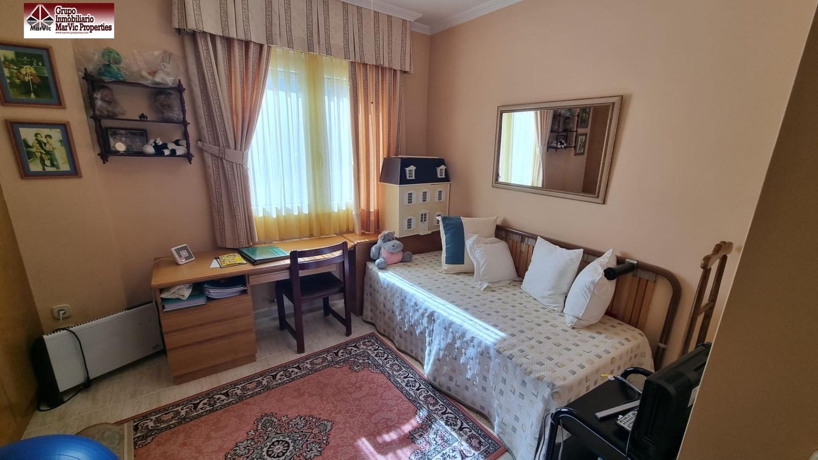 5 soveværelse Semi-Rækkehus til salg i Benidorm med swimmingpool garage - € 463.000 (Ref: 8537397)