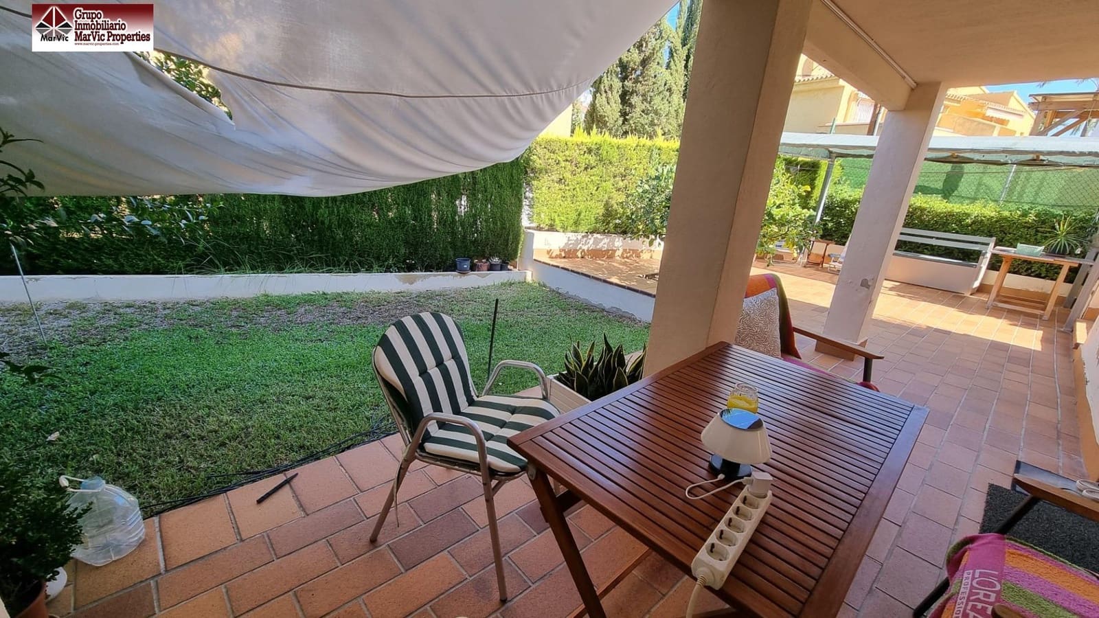 5 soveværelse Semi-Rækkehus til salg i Benidorm med swimmingpool garage - € 463.000 (Ref: 8537397)