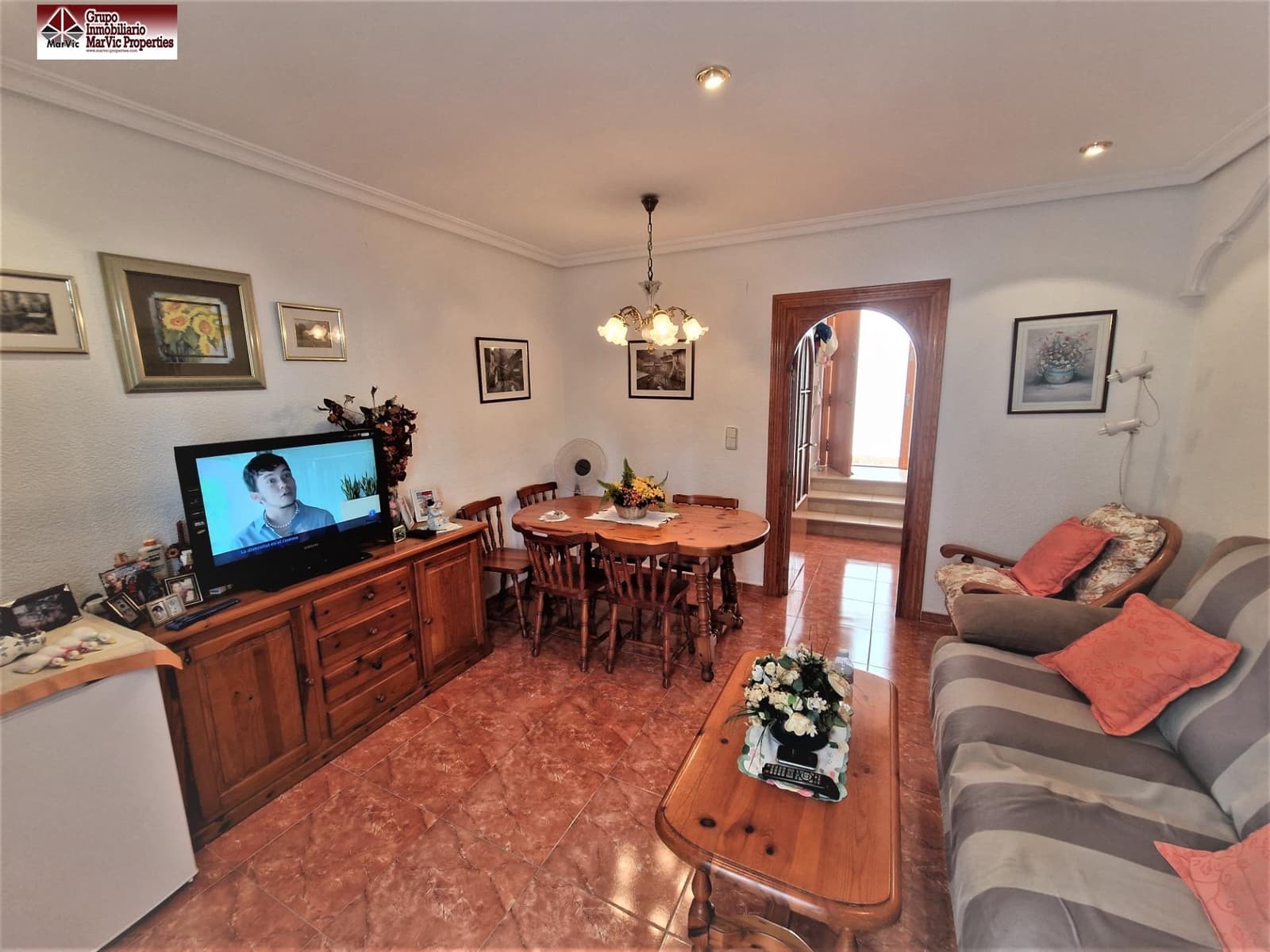 2 soveværelse Rækkehus til salg i Benidorm med swimmingpool - € 252.000 (Ref: 8537422)